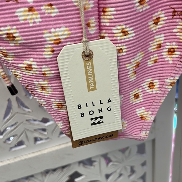 NWT Billabong tan lines daisy craze Eden one piece swimsuit . Color pink floral - Picture 7 of 10